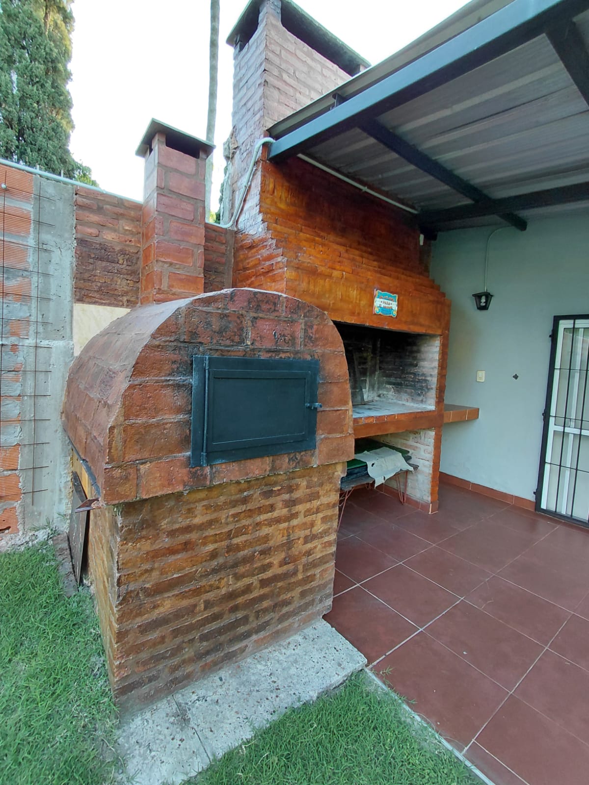 Parrilla y sistema de gas